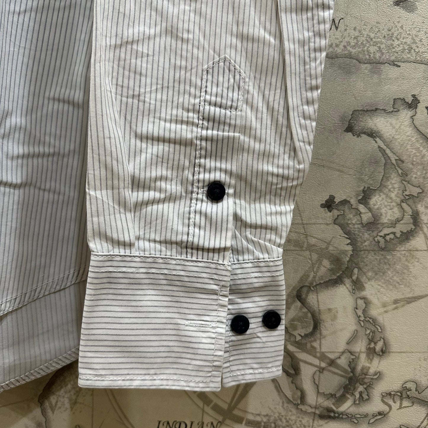 Angelo Litrico (by CANDA) Men's Shirt - White & Grey Stripped (L)